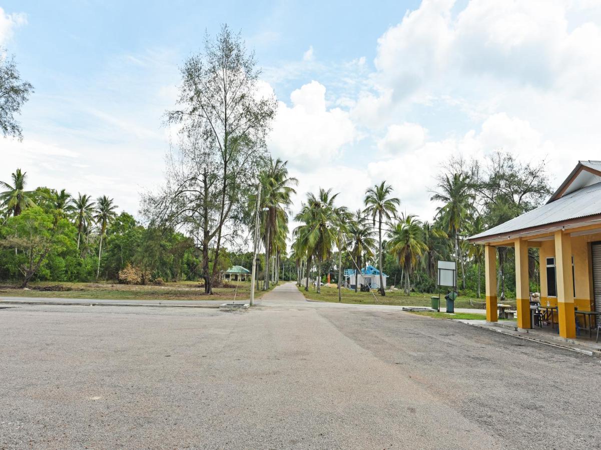 Oyo 90315 Chalet Pantai Rantau Panjang Kuala Rompin Dış mekan fotoğraf