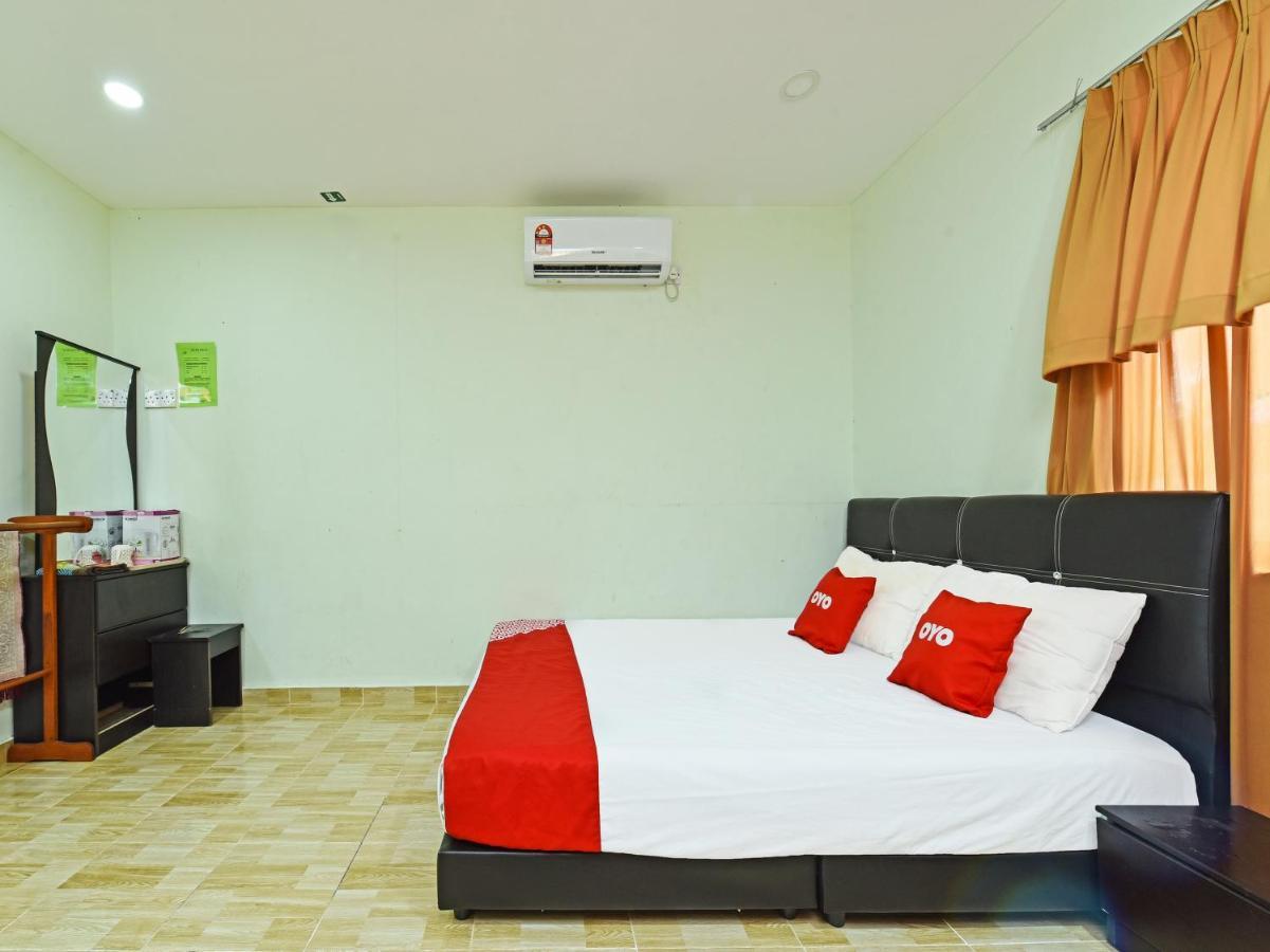 Oyo 90315 Chalet Pantai Rantau Panjang Kuala Rompin Dış mekan fotoğraf