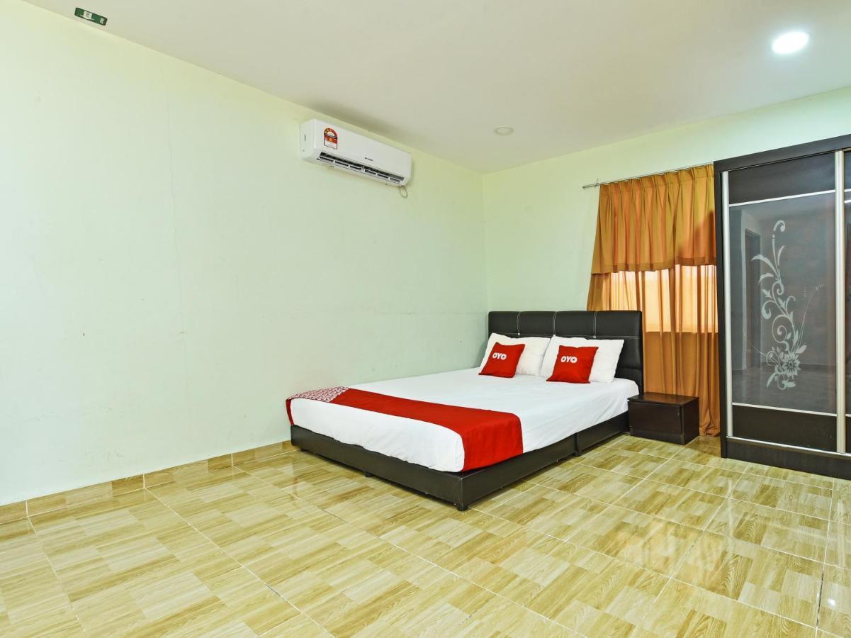Oyo 90315 Chalet Pantai Rantau Panjang Kuala Rompin Dış mekan fotoğraf